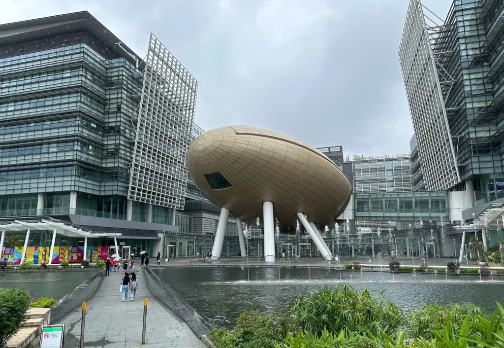 《2025年全球創新指數》報告顯示，「深圳─香港─廣州」創新集群在全球排名中位居首位，成為國際矚目的焦點。