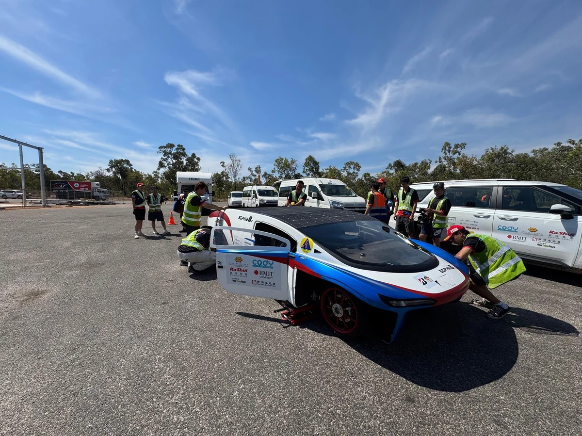 SOPHIE 8x 以全新驅動電機（馬達）系統，控制器採用第三代半導體 SiC（碳化矽）技術，不但減輕車身重量，提升能量轉換效率，減少損耗，顯著增強續航力與能源效益 