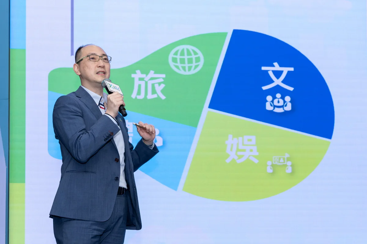 數碼港數碼娛樂組主管梁德明介紹DELF 2025的重點活動。DELF 2025 將展示尖端AI技術如何重塑數碼娛樂未來。