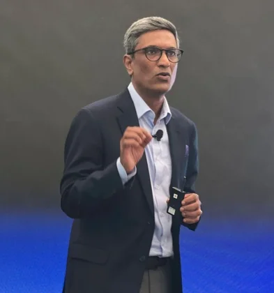 Visa公布新一代授權技術通行密鑰（Passkey），降低以往一次性密碼（OTP）受攻擊的風險。Visa在新加坡金融科技節公布多項AI 商務技術，並首次示範如何利用智能體在網上自動購物。